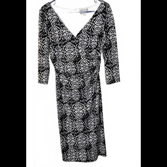 Adrianna Papell Dresses & Skirts - Adrianna Papell Black and White Wrap Dress 3/4 Sleeve Size 10